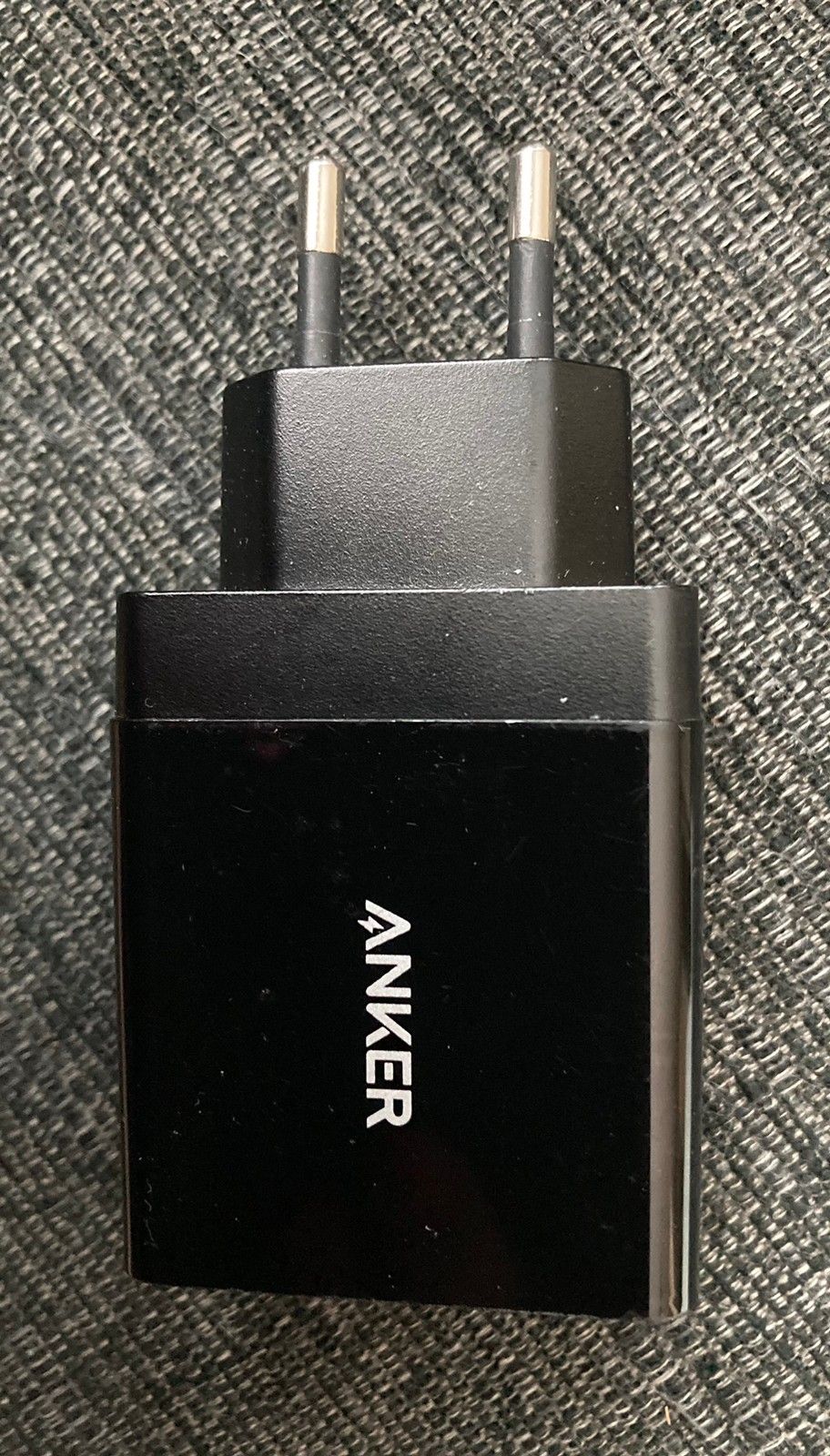 Anker USB - verkkovirtalaturi 2 x USB, 24W. Hki