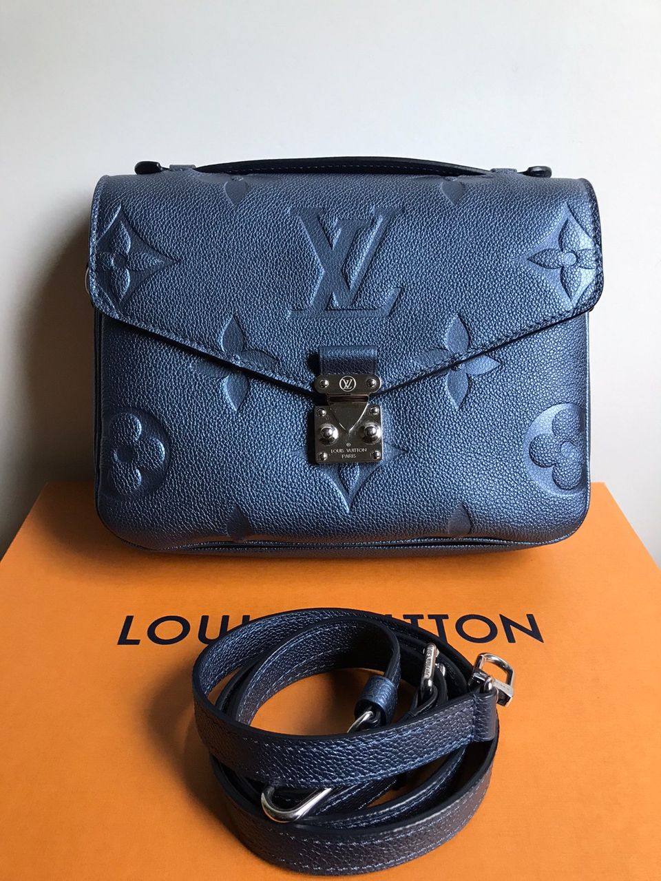 Louis Vuitton Pochette Metis in Navy Nacre Blue Empreinte