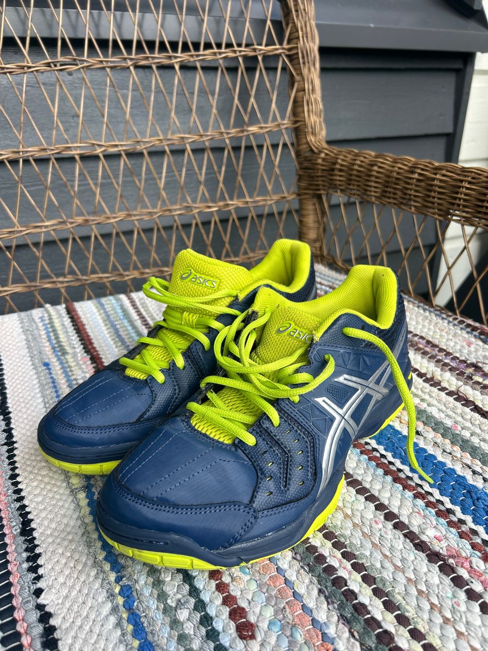 Asics-merkkiset sisäpelikengät, koko 40,5