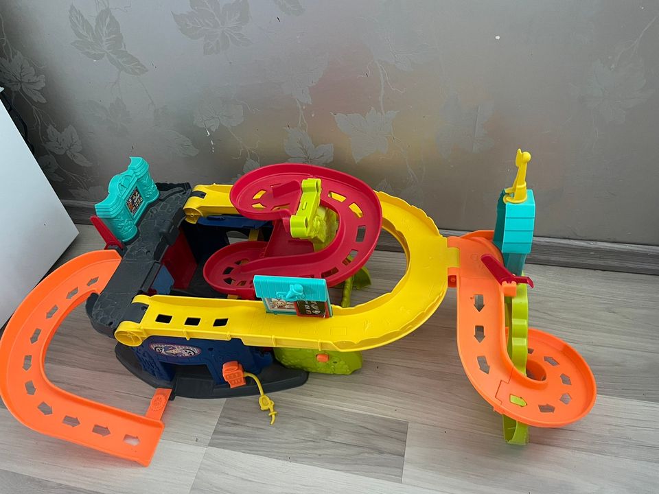 Fisher price 2in1 parkkitalo