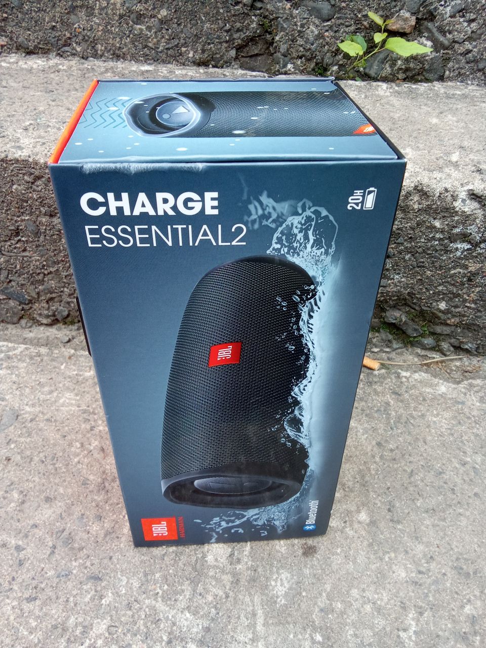 Uusi JBL ChargeEssential2 Bluetooth-kaiutin