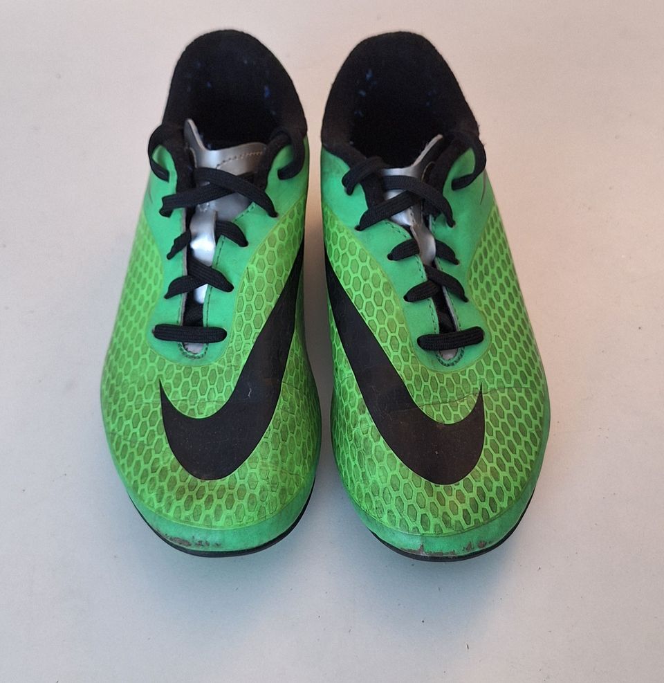 Jalkapallokengät Nike Hypervenom koko 35.5