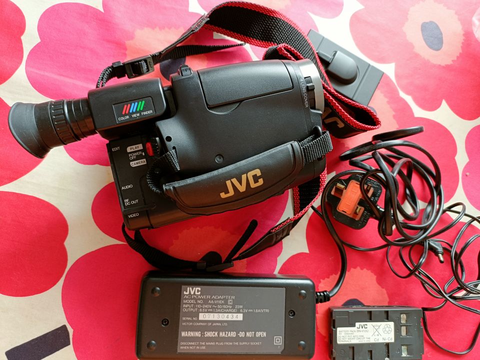 JVC videokamera GR-AX427E