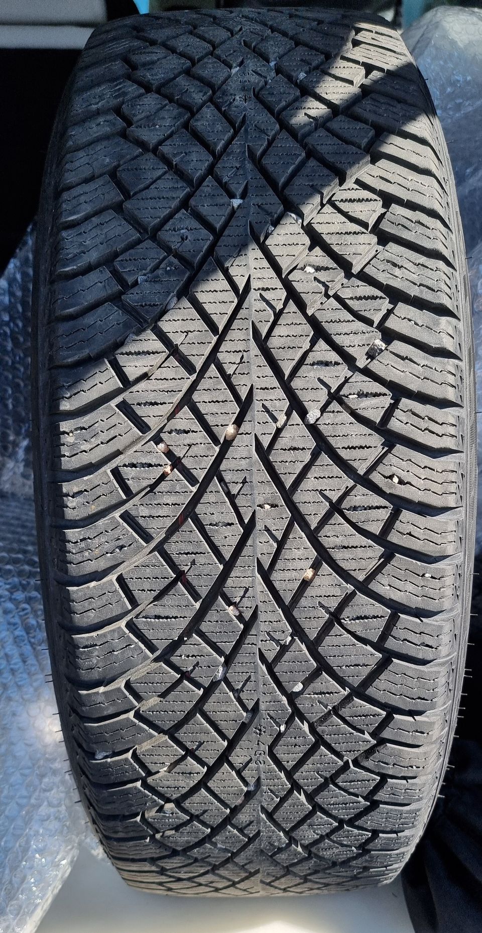 235/55R19 ja 255/50R19 Nokian Hakkapeliitta R5 SUV kitkarenkaat