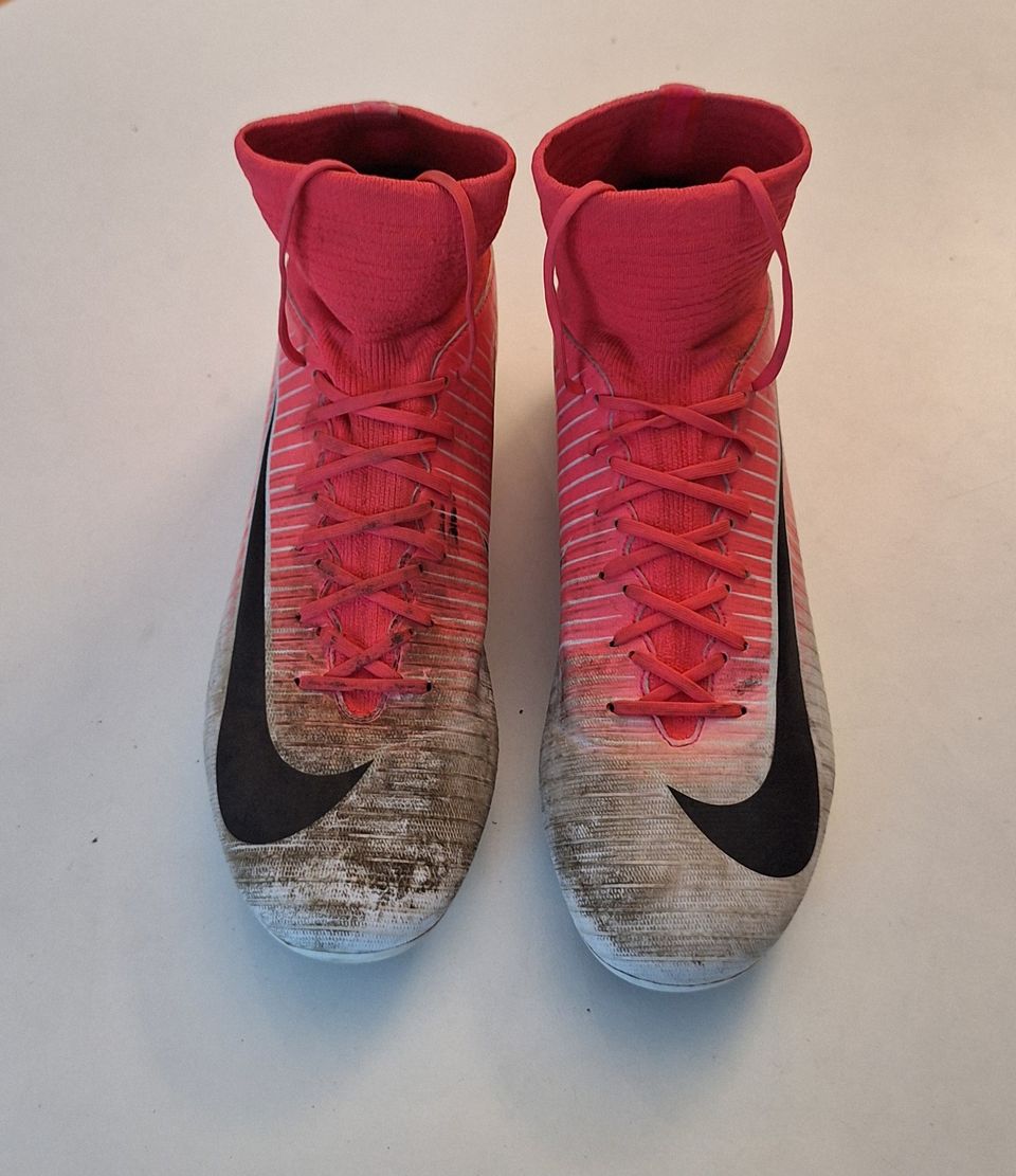 Jalkapallokengät Nike Mercurial Superfly 2017 koko 37.5.