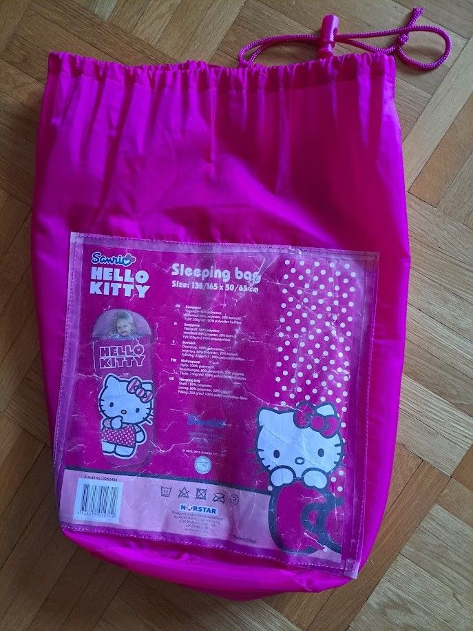 Makuupussi tytölle, Hello Kitty