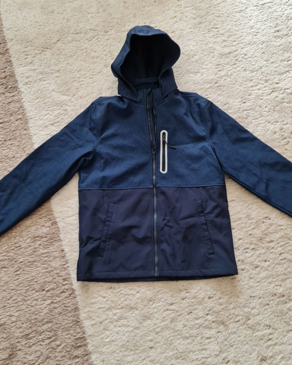 H&M soft shell takki koko 170 cm. Uudenveroinen