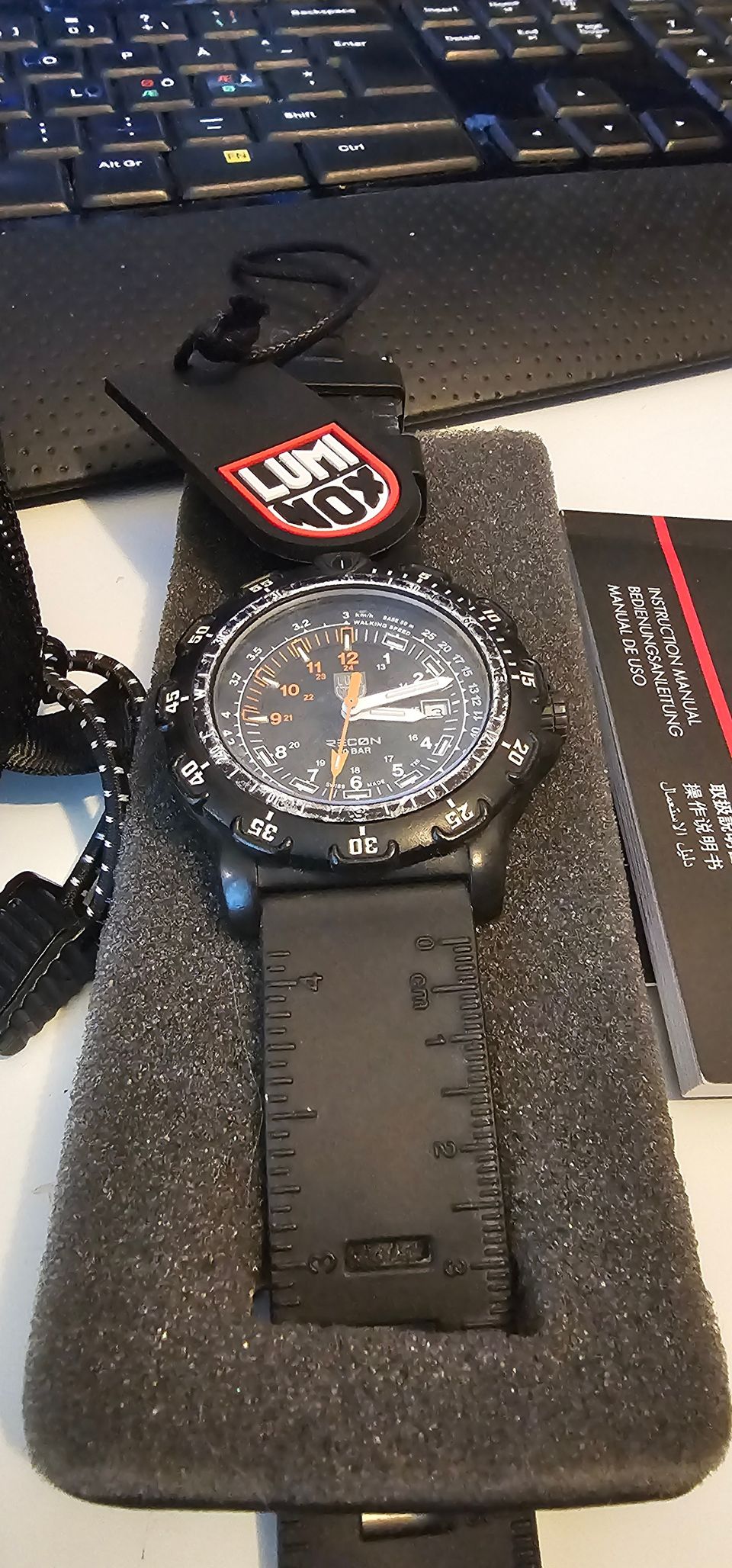 Luminox Recon point man