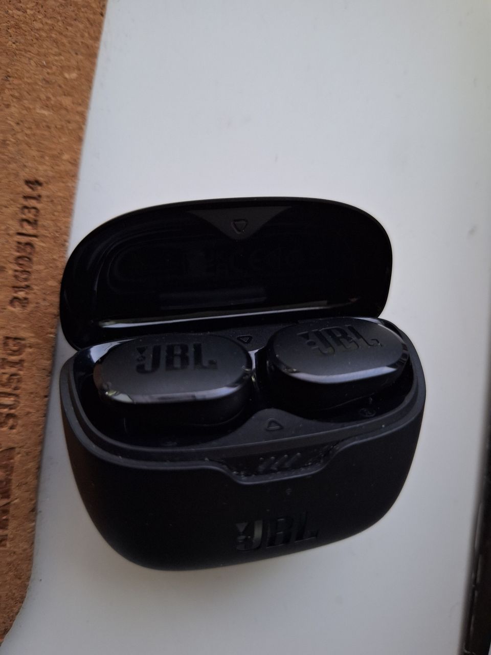 Uudenveroiset JBL tune buds kuulokkeet