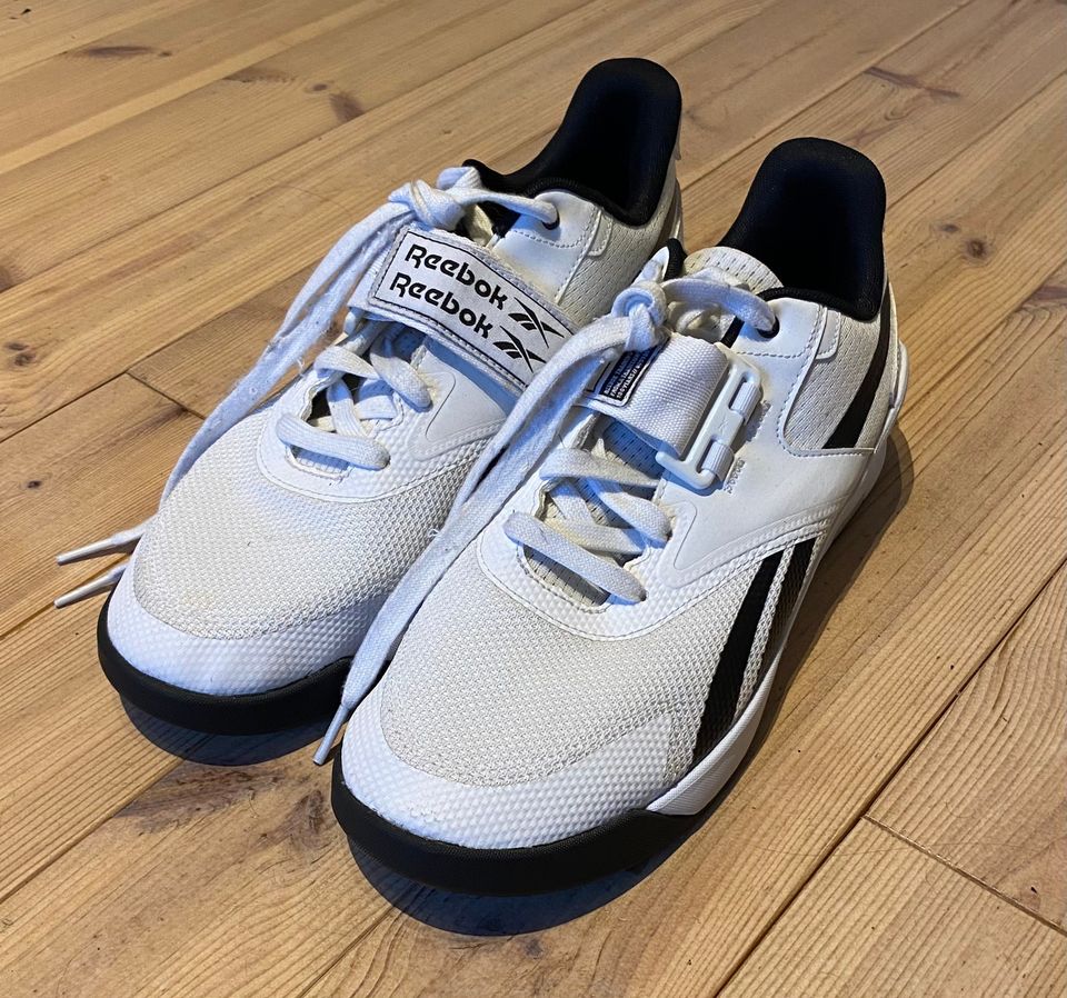 Reebok treenikengät 43