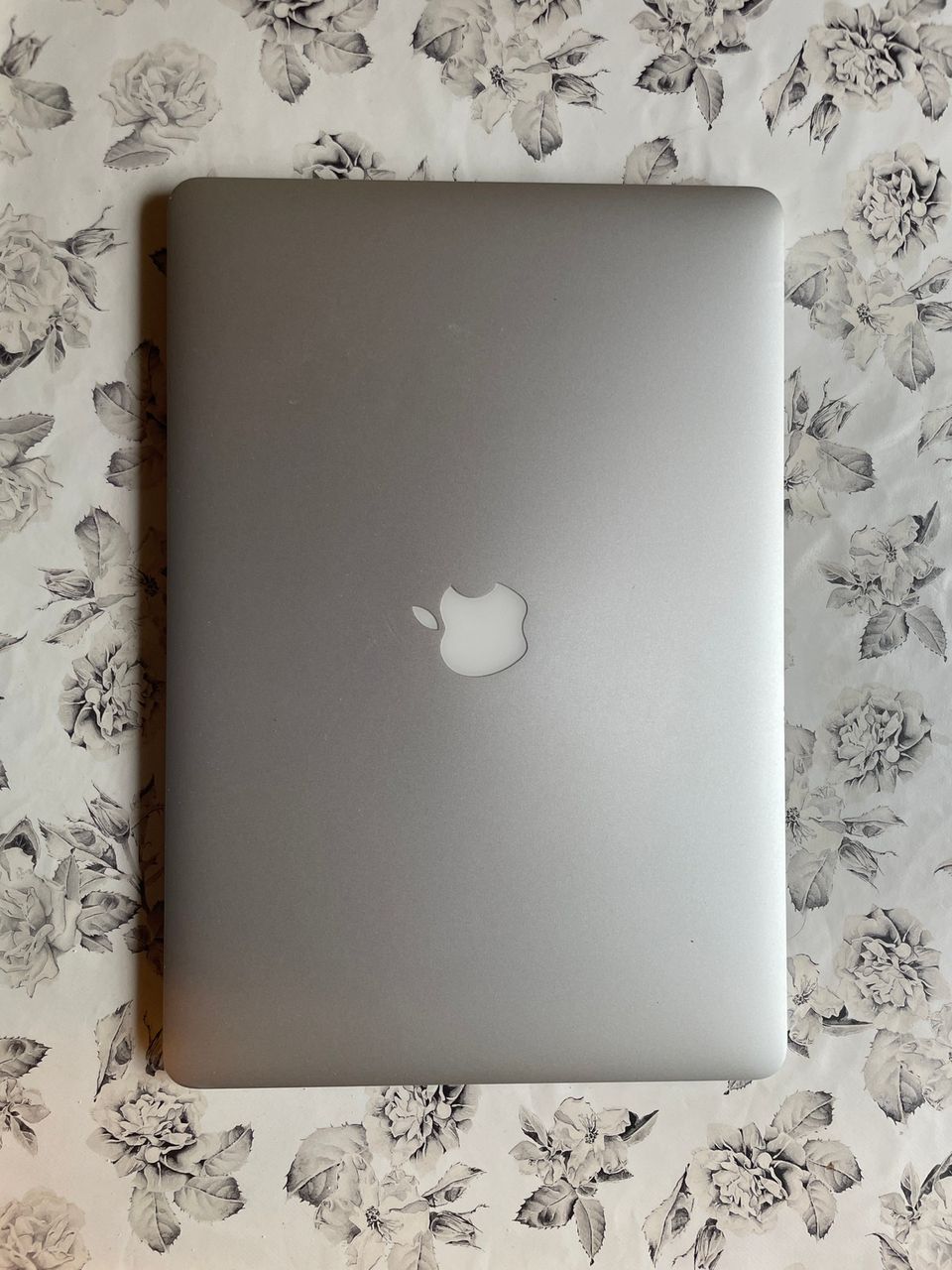 MacBook Pro 15” i7/16gb/1tb ssd