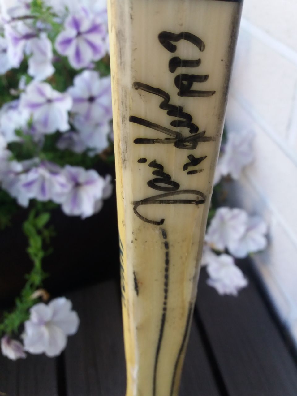 Jari kurri game worn stick autographed