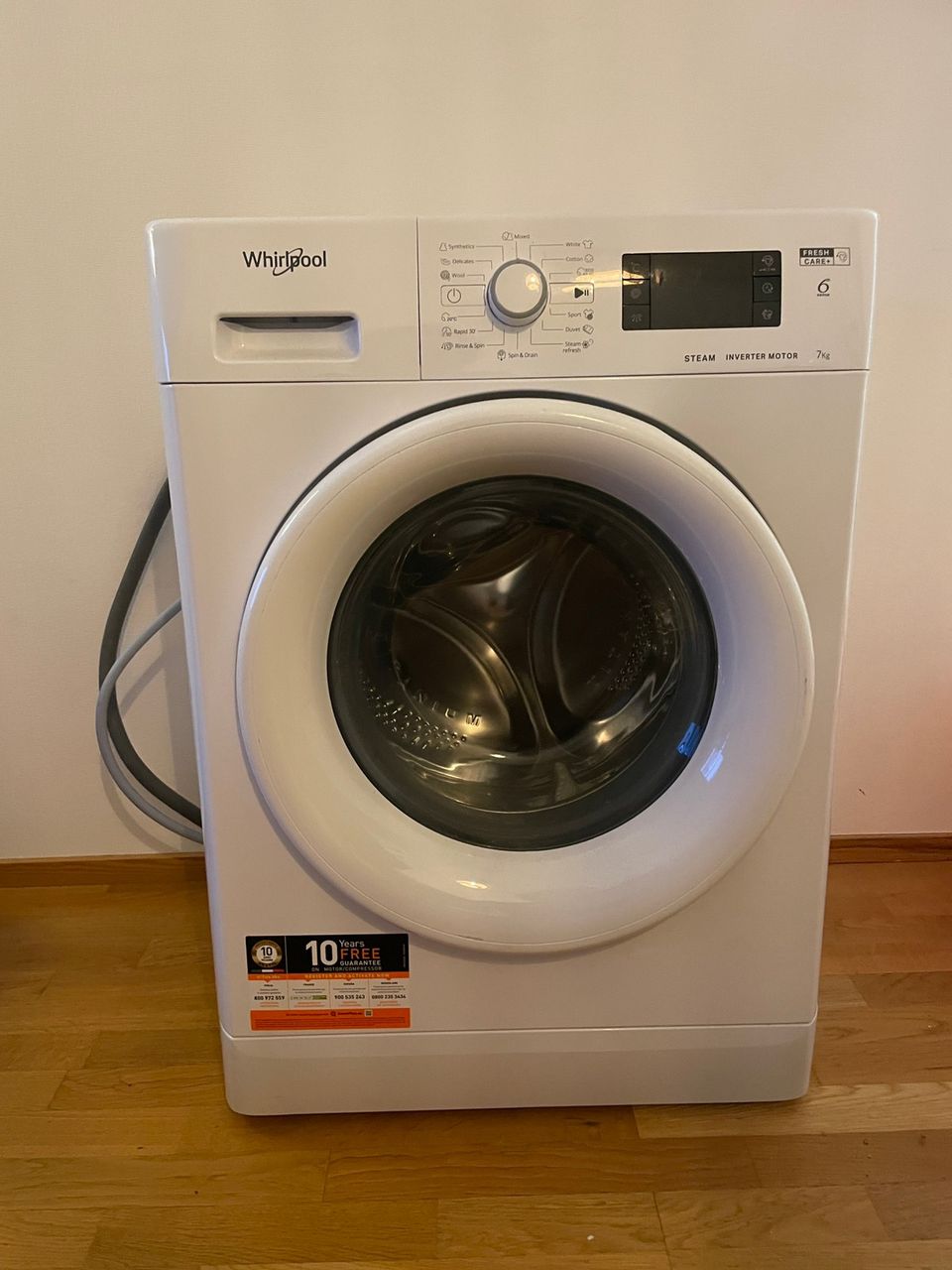 Whirlpool slim 43,5cm syvä pesukone