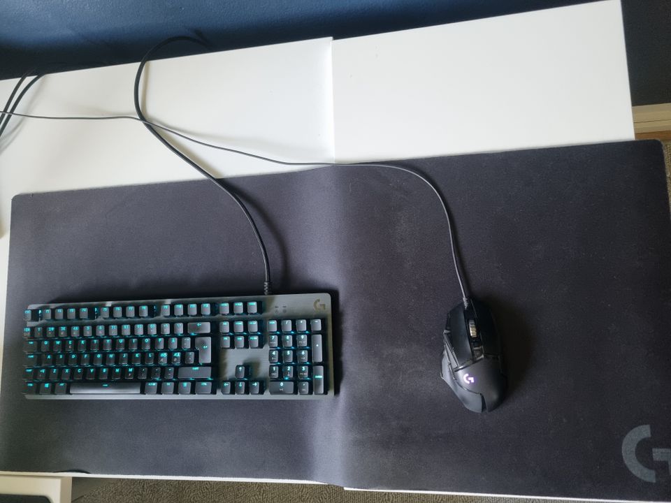 Logitech G512 näppis + 502 hero hiiri + matto