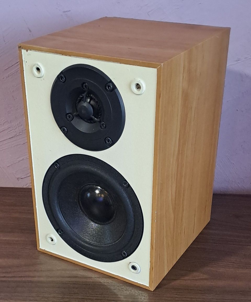 Kaiutin Audio Pro Stage 22