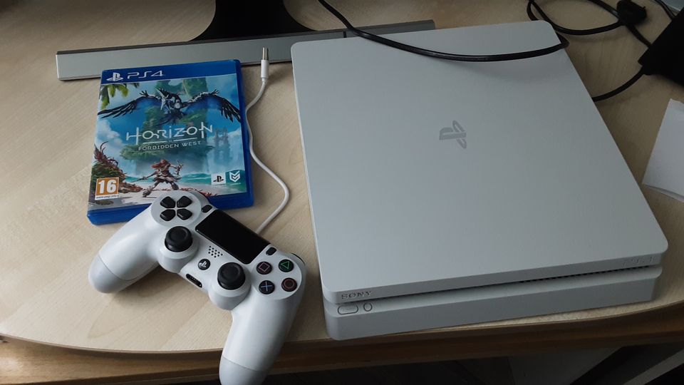 PS4 Slim White