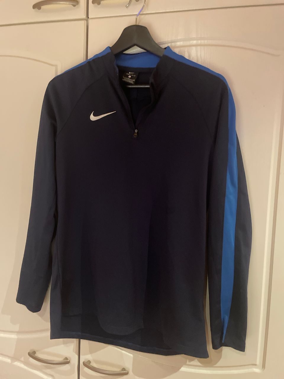 Nike Dri-Fit pitkähihainen treenipaita