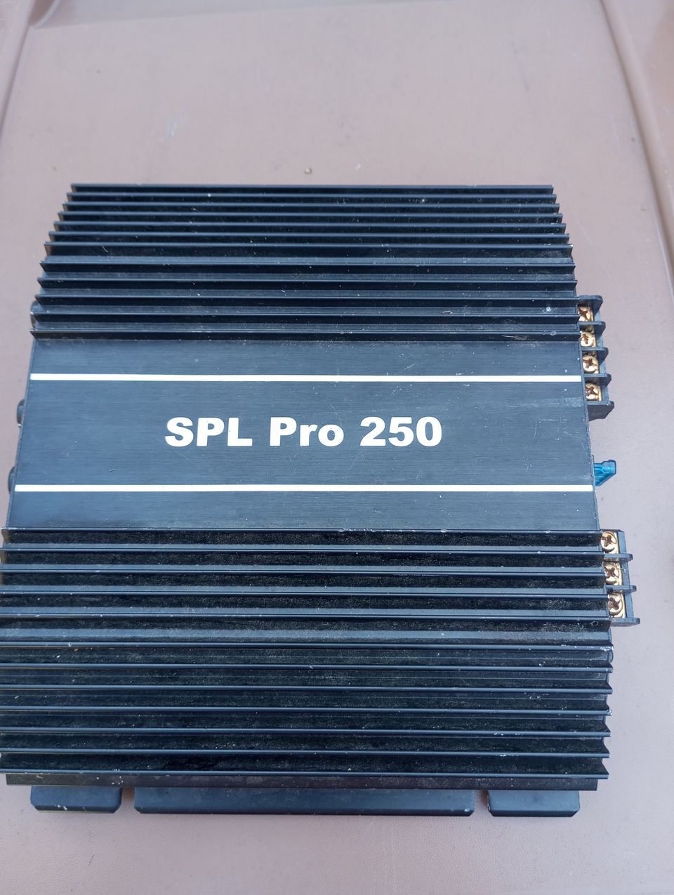 SPL Pro 250 autovahvistin