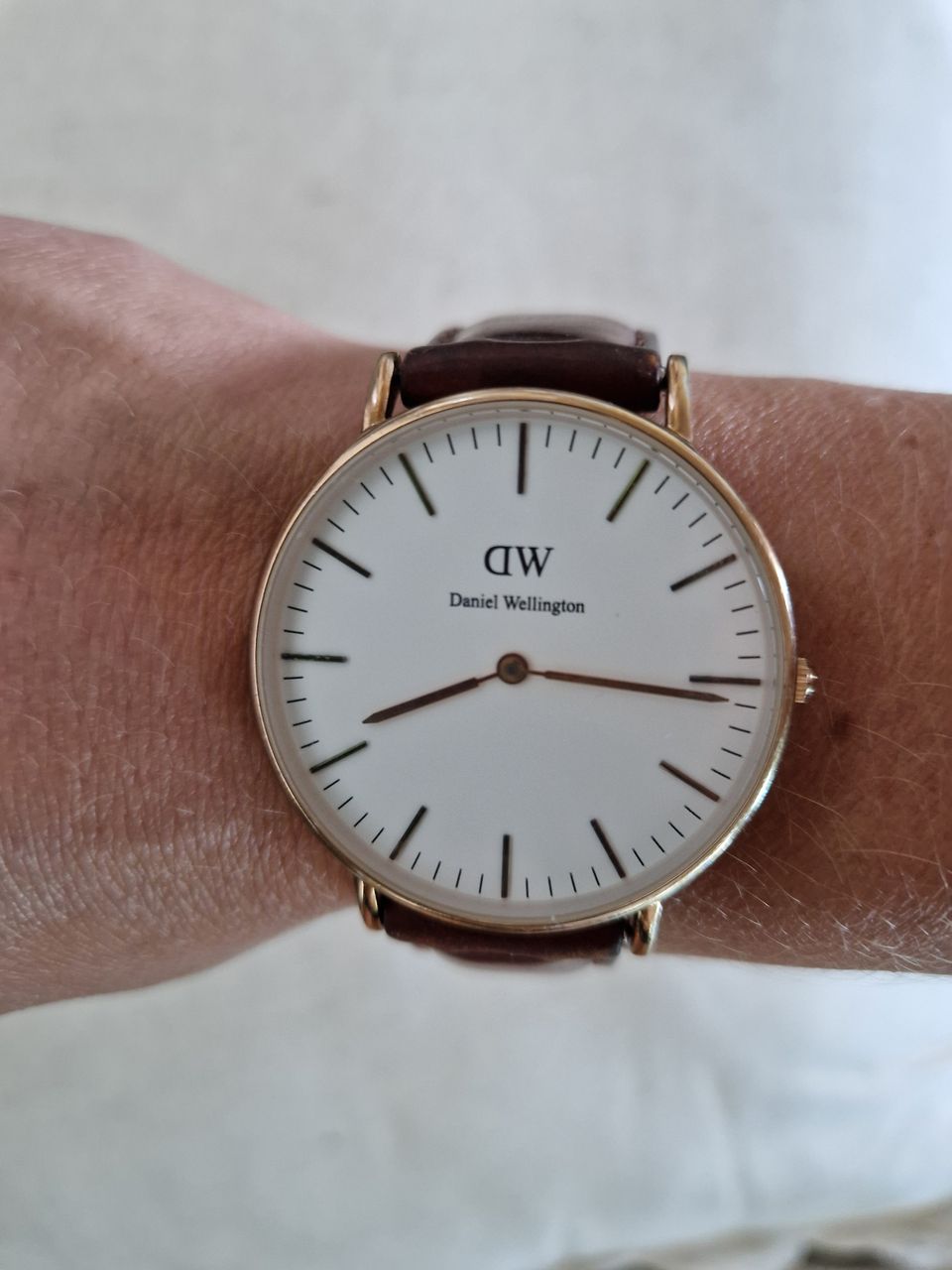 Daniel wellington naisten rannekello patteri vaihdettu