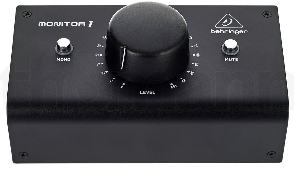 Behringer Monitor 1