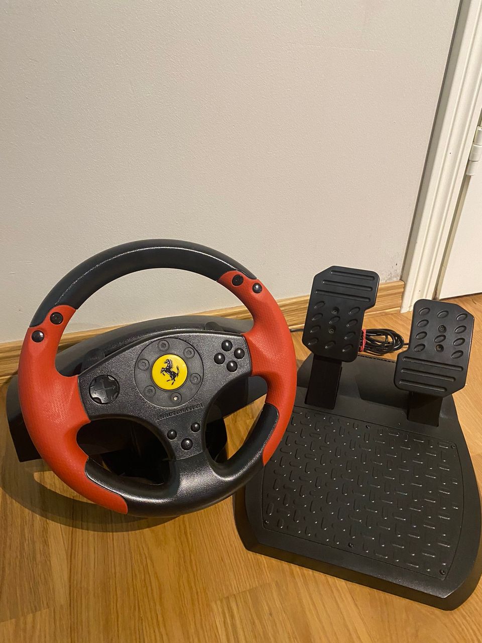 Thrustmaster Racing Wheel Red Legend Edition