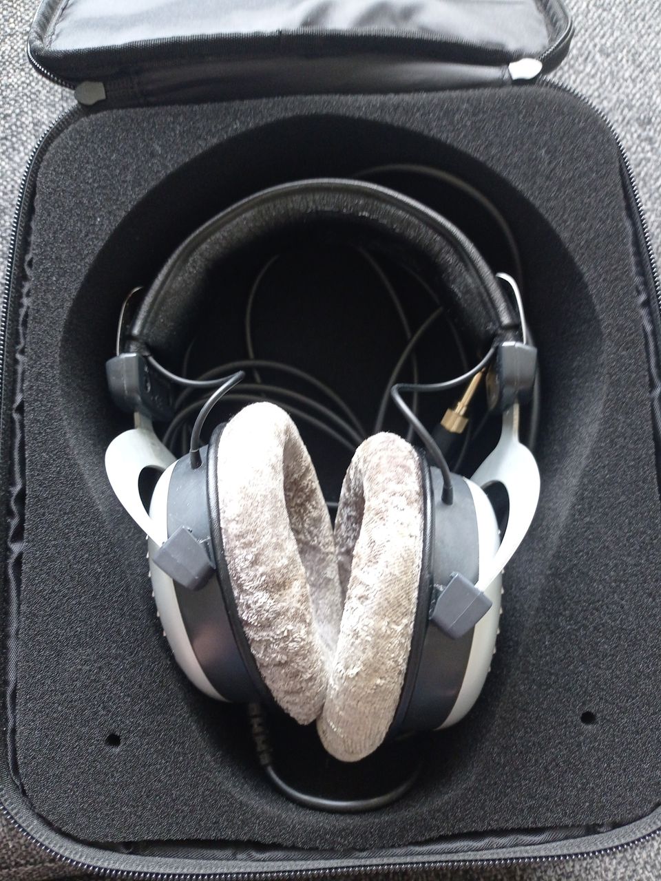 Beyerdynamic DT 990 kuulokkeet