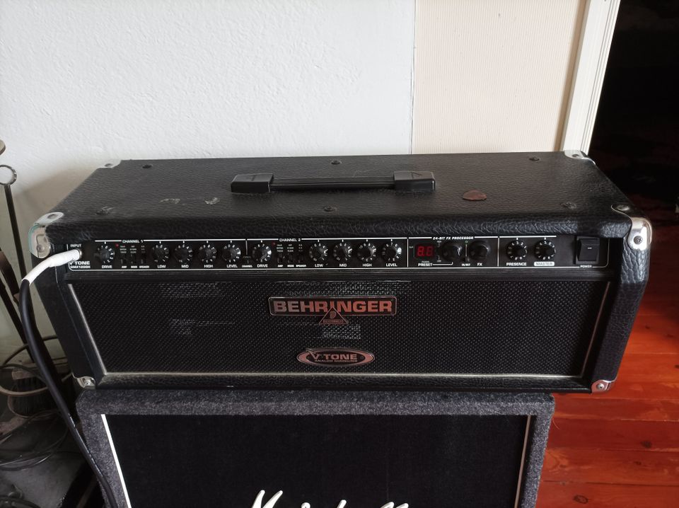 Behringer V-tone GMX1200H