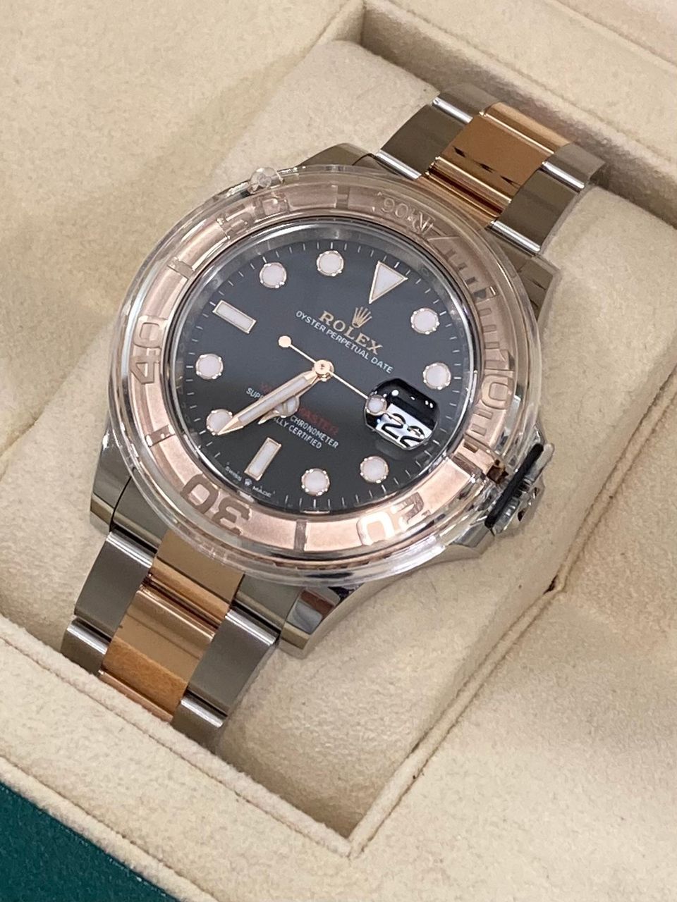 Rolex Yacht-Master 40 Musta/18K punakultaa Ø40 mm ref. 126621-0002