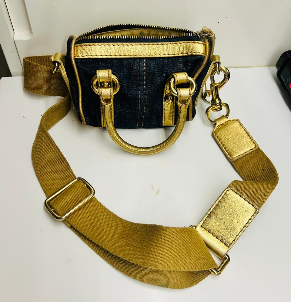 Dolce & Gabbana Milanosta ostettu upea pikku laukku / crossbody