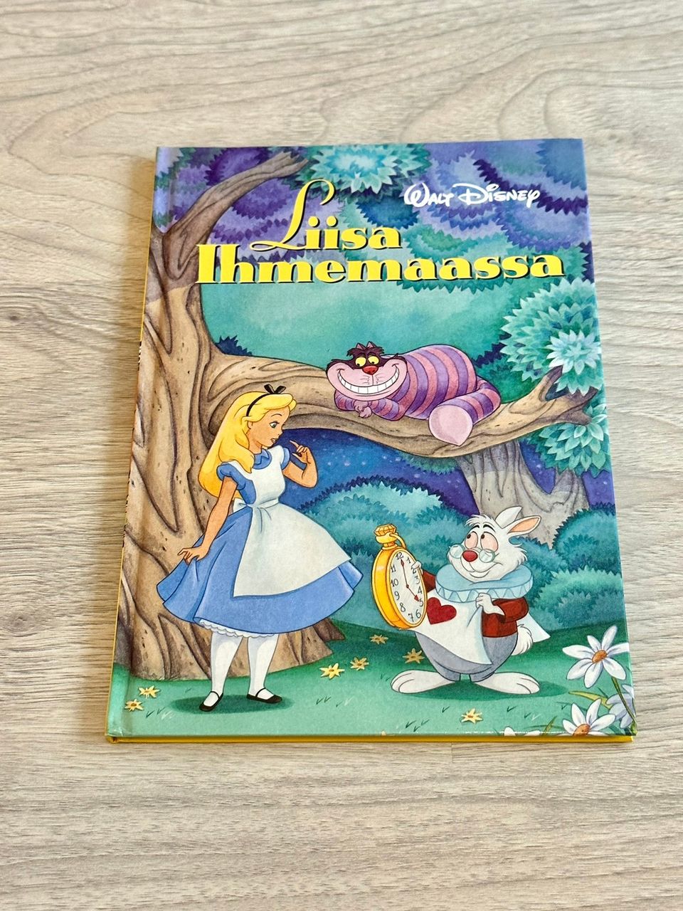 Disney Liisa ihmemaassa lasten retro satukirja/kirja