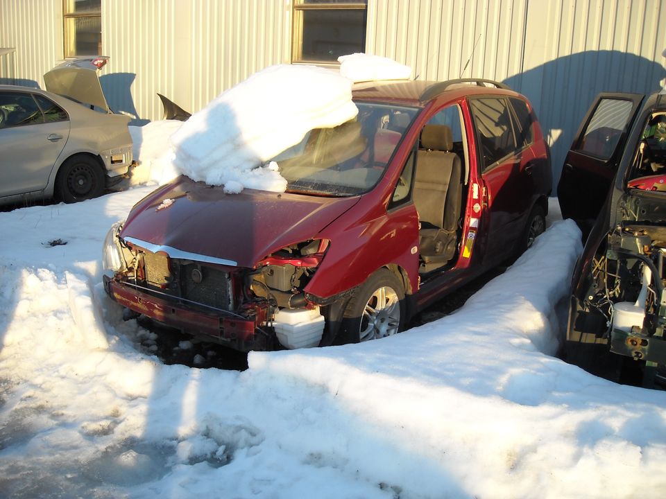 toyota corolla verso 1.6 2002 300€