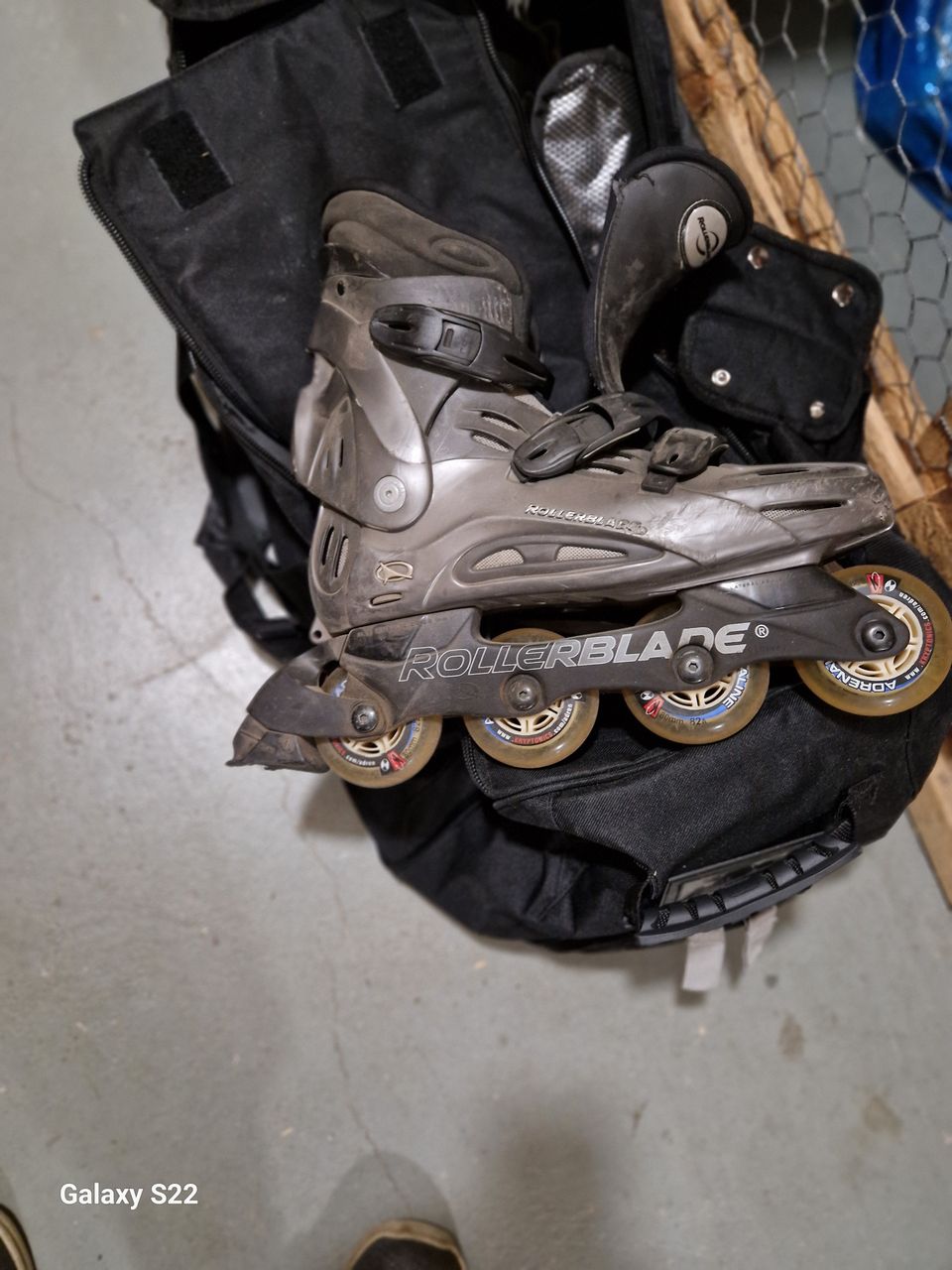 Rullaluistimet RollerBlade hyvät.