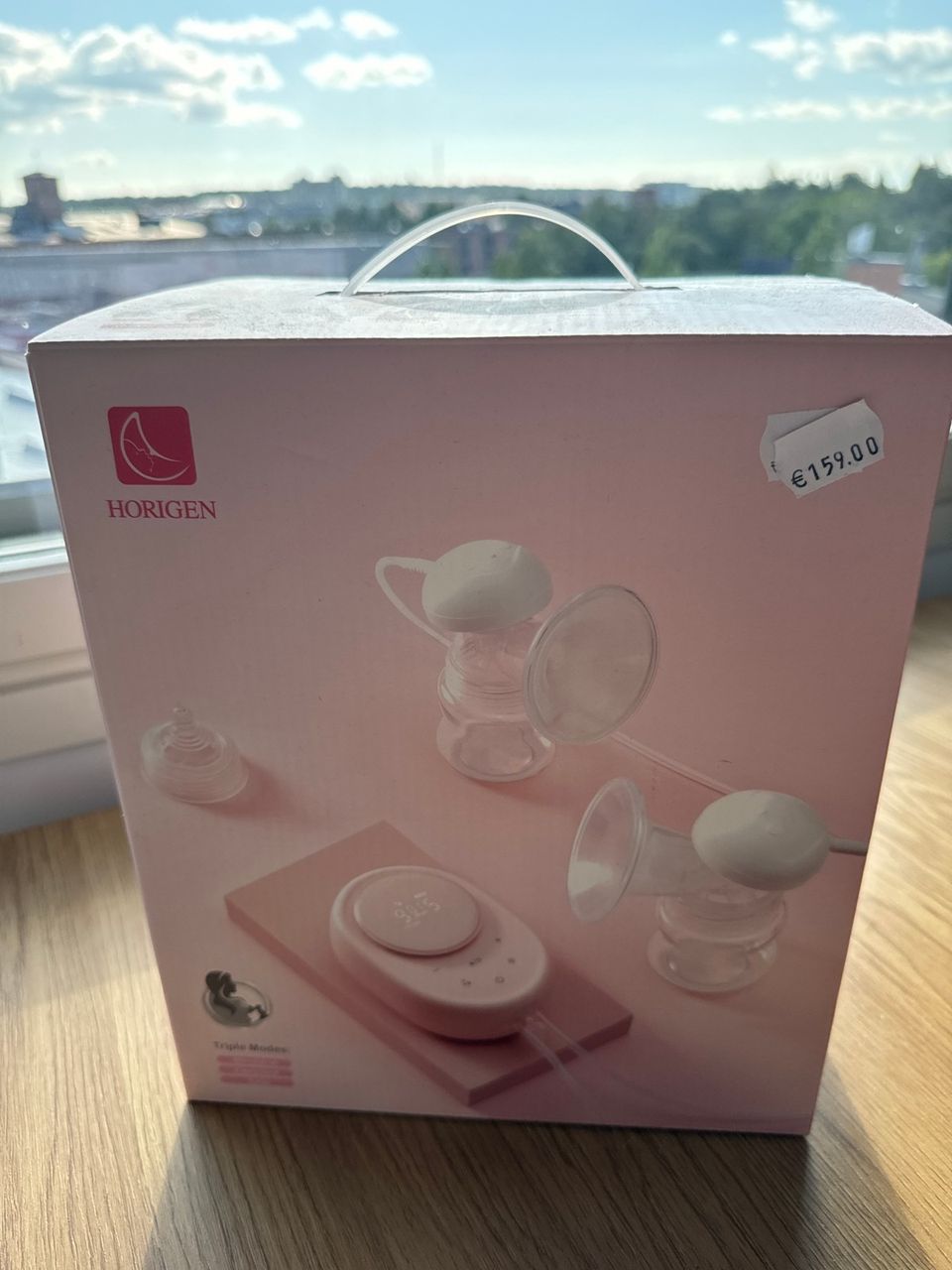 Dual breast pump, wireless, hands-free