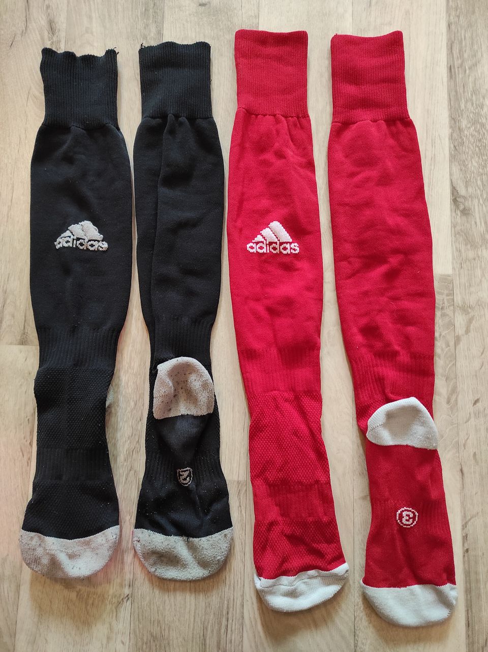 Adidas jalkapallosukat