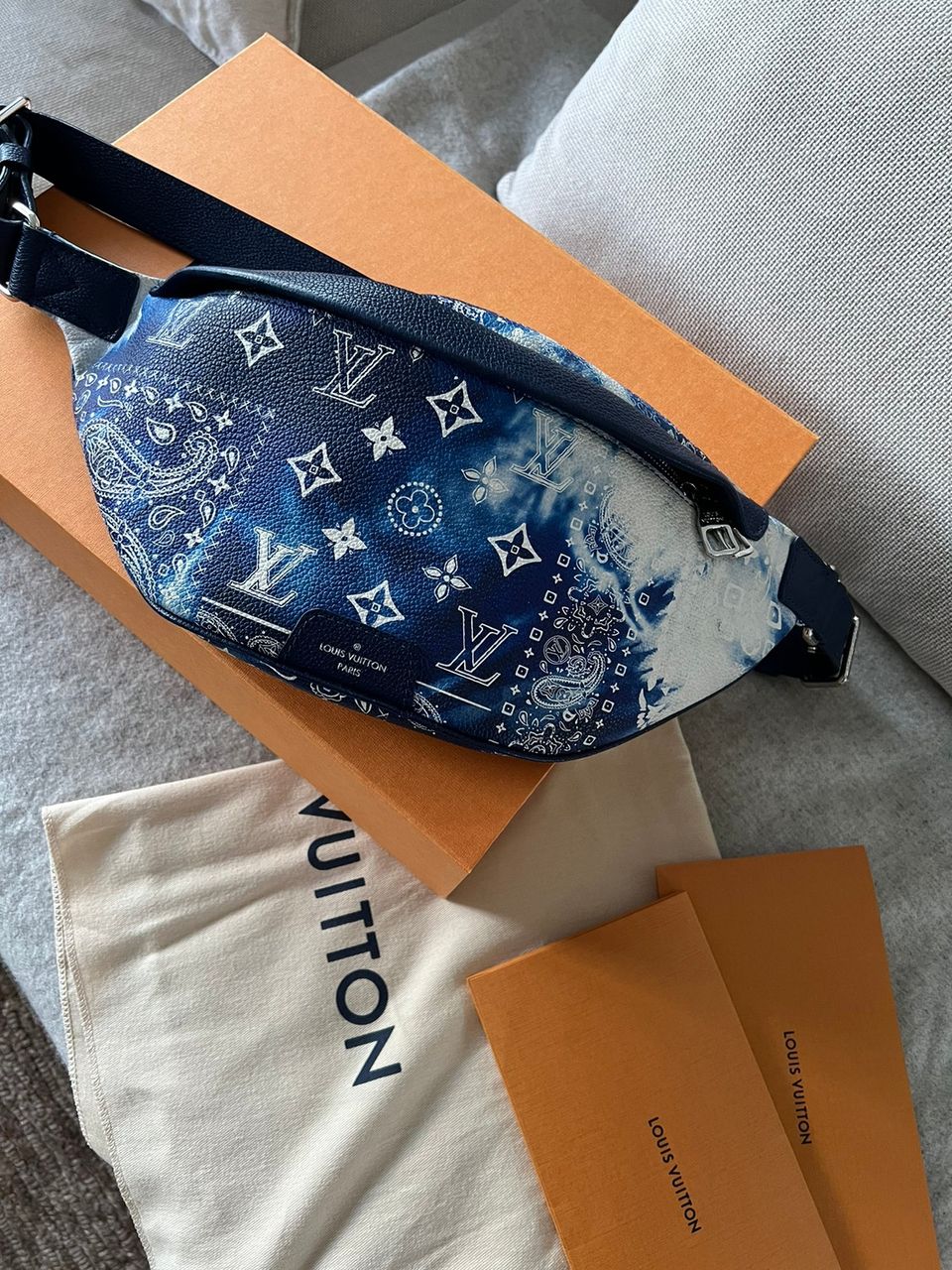 Louis Vuitton Discovery PM Bumbag Bandana