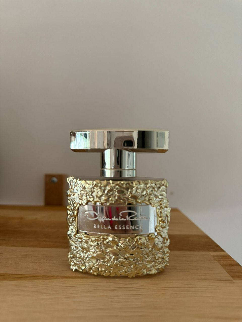 Oscar De La Renta  Bella Essence EdP 30 ml tuoksu