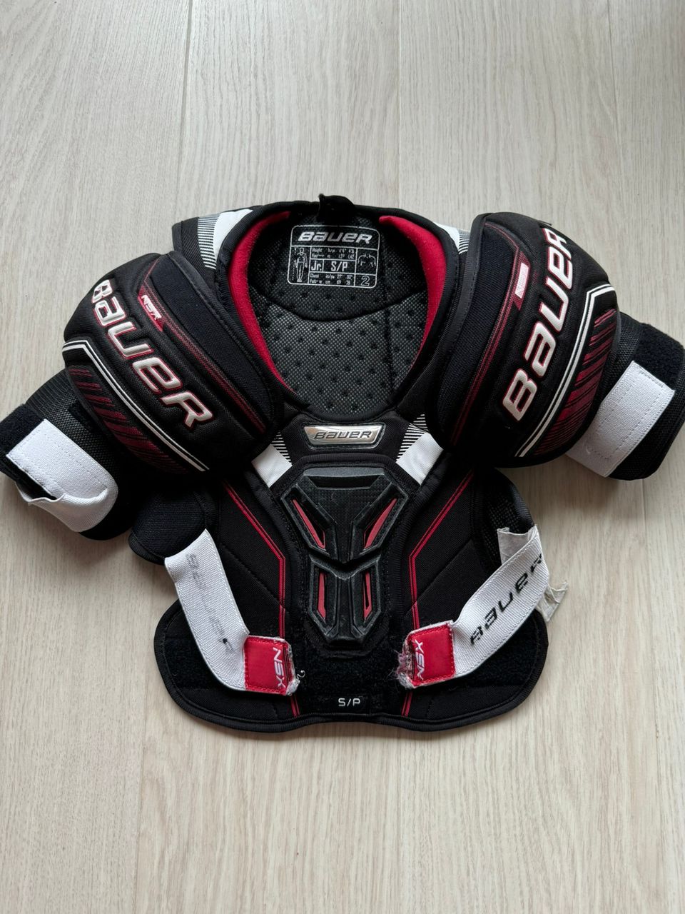 Bauer NXS rintapanssari jr s