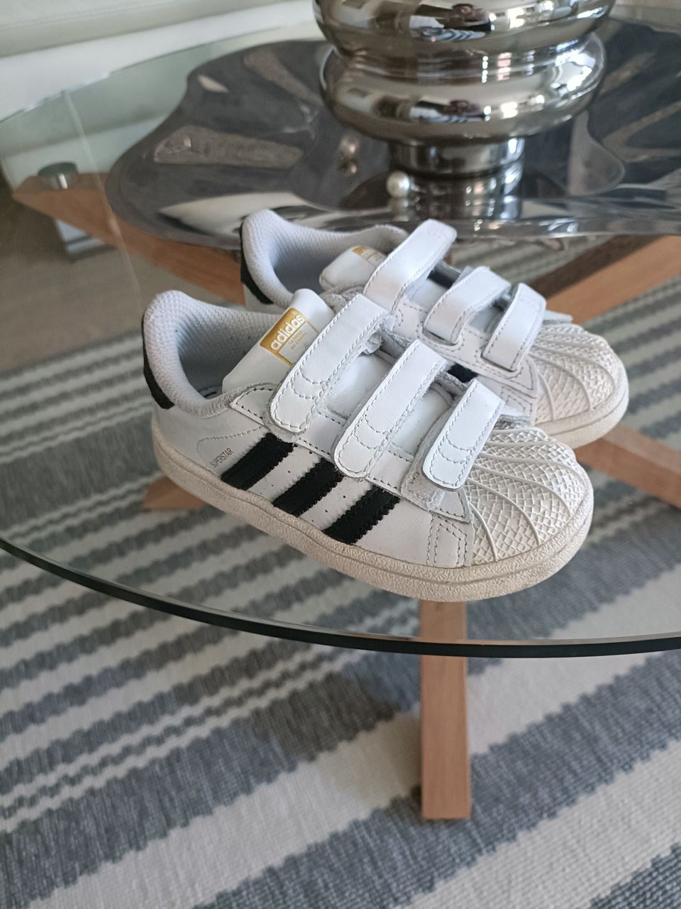 Adidas superstar lenkkarit