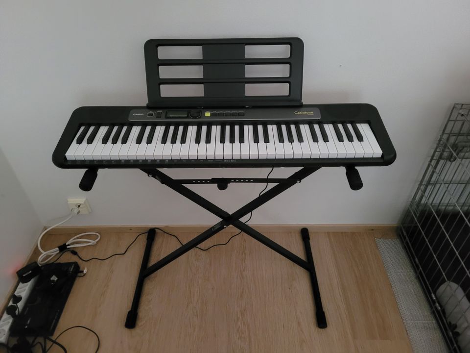 Casiotone lk-s250 ja könig jalusta