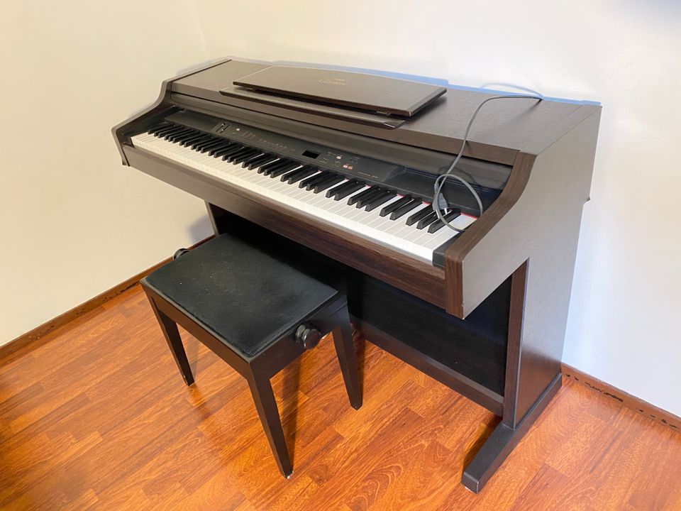 Yamaha Clavinova CLP-840 piano