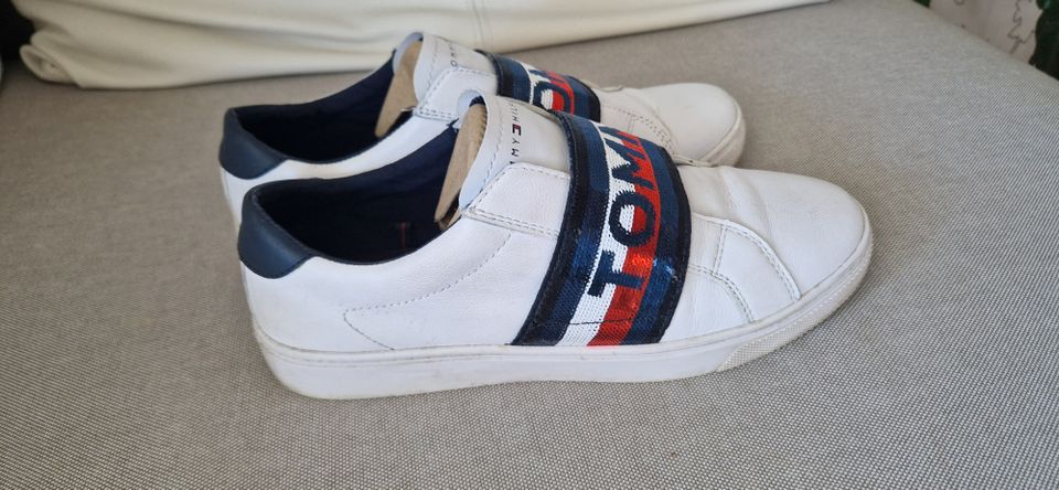 Tommy Hilfiger kengät (40)