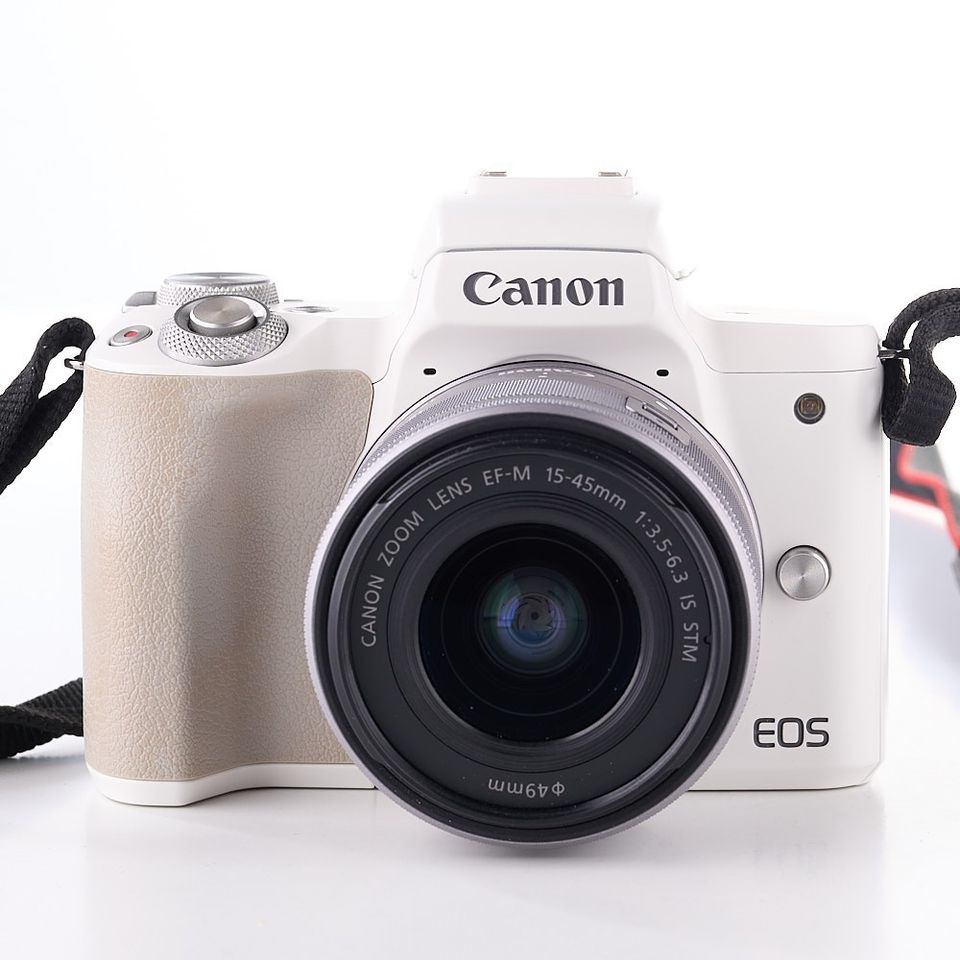 Canon EOS M50 Mark II + 15-45mm (sc. max 41000)