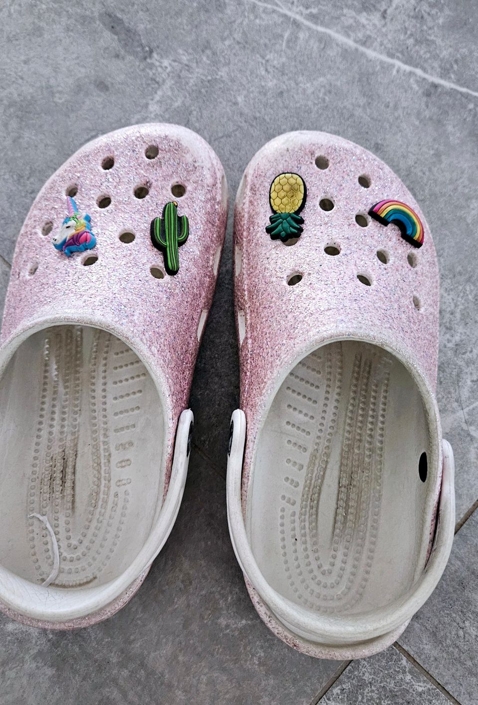 Myydään tosi hyväkuntoinen Crocs sandaalit.