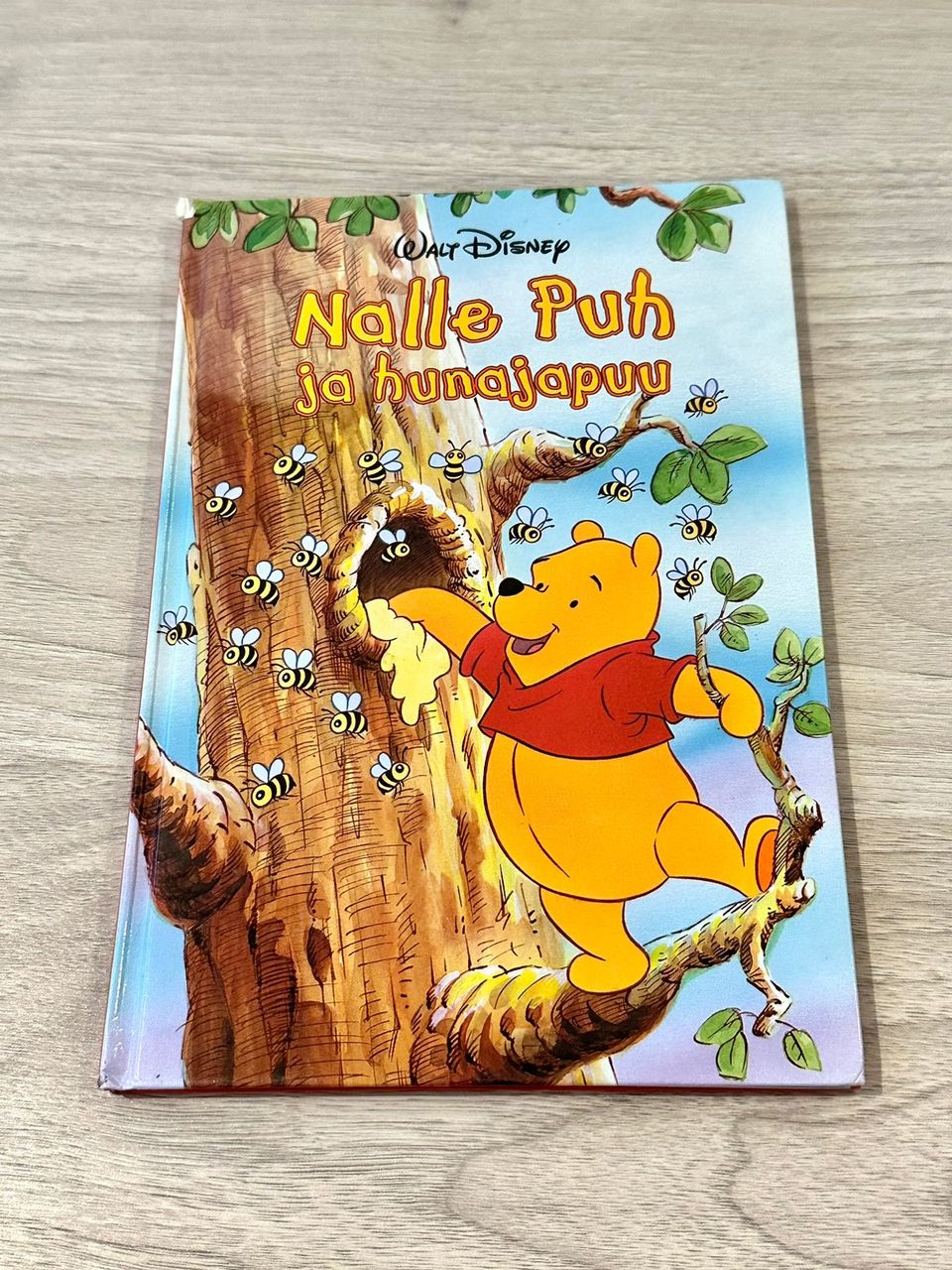 Disney Nalle Puh ja hunajapuu lasten retro satukirja/kirja