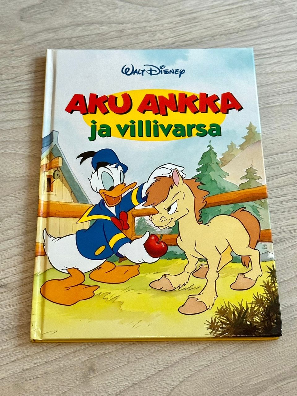 Disney Aku Ankka ja villivarsa lasten retro satukirja/kirja