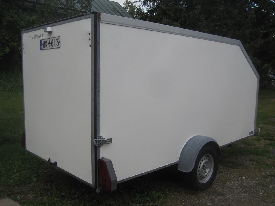 Trailmaster kaappi peräkärry 335x150x150cm 750kg jarruton