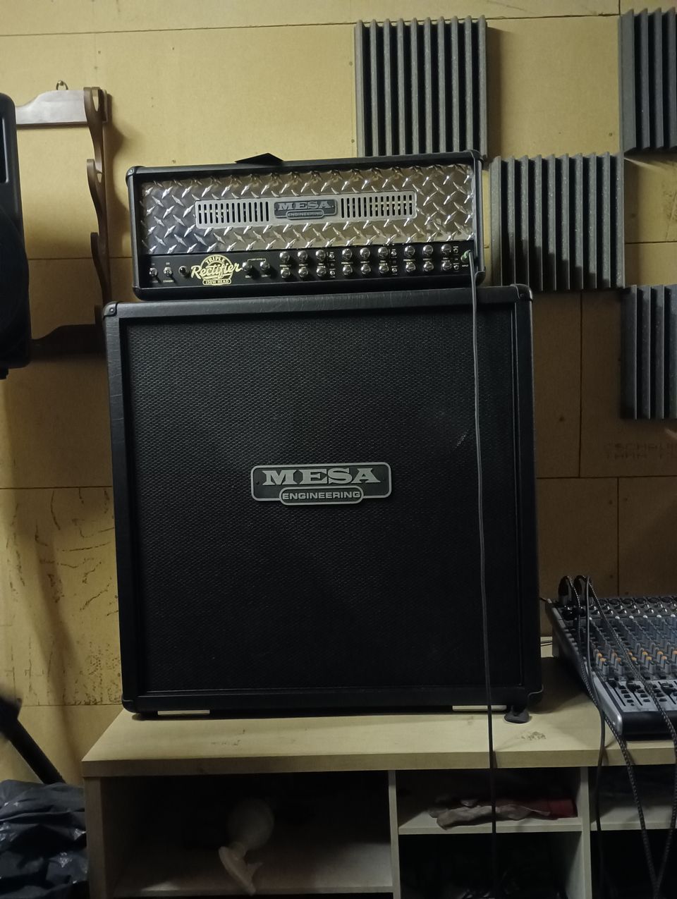 Mesa Boogie Triple Rectifier Putkinuppi ja 4x12 Kitarakaappi