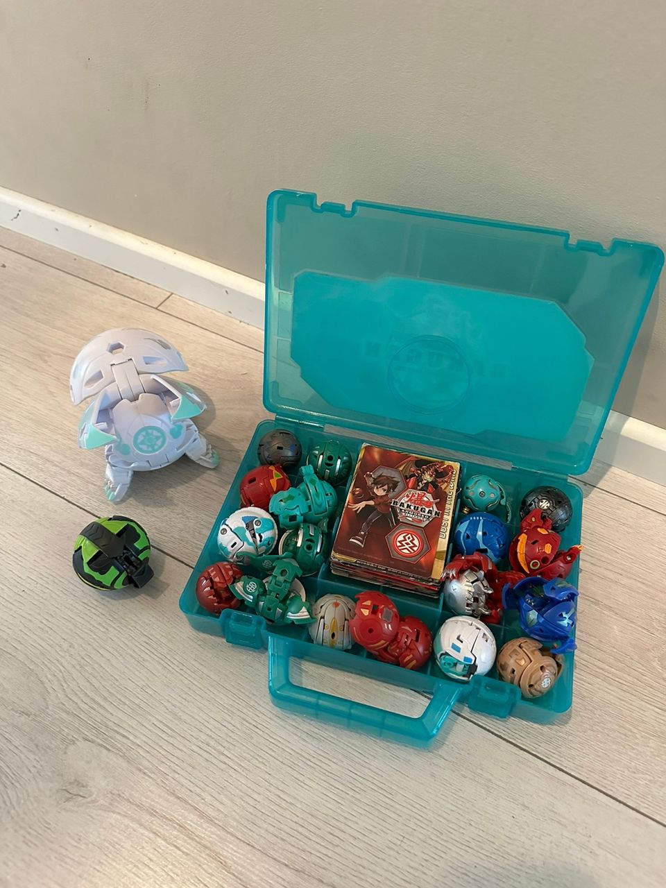 ISO Bakugan setti