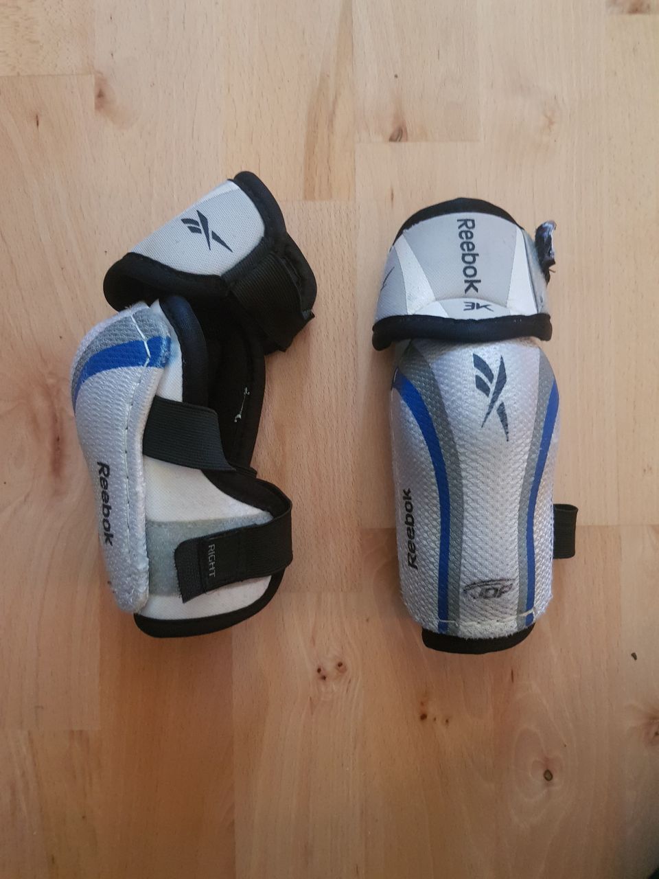 Kyynärsuojat Reebok 3K, jr n. 8-10 v.