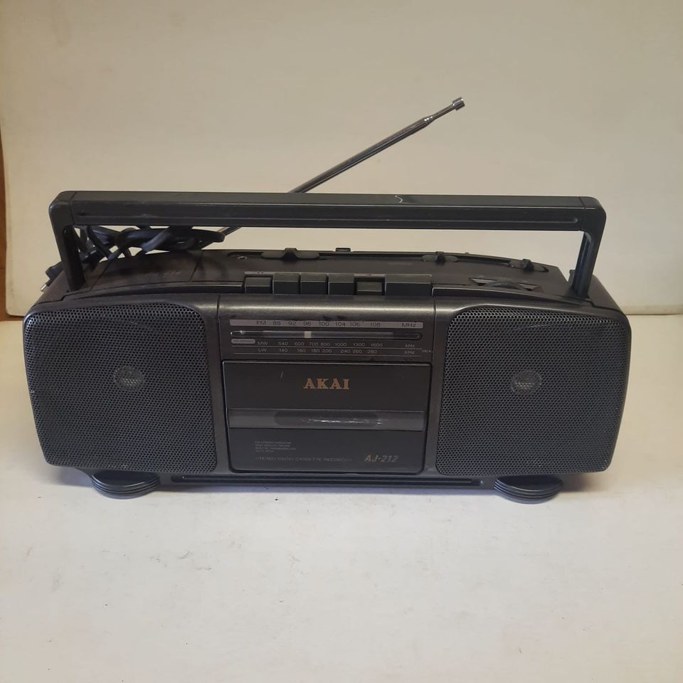 Akai Radio